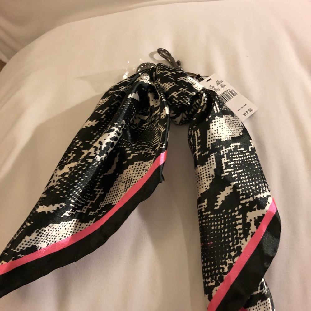 Purse scarf